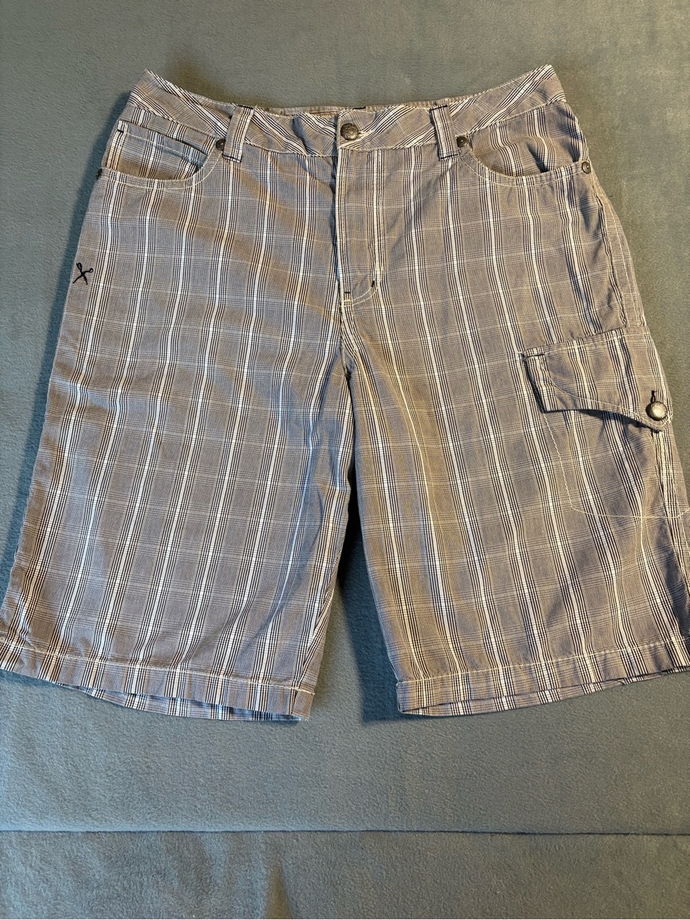 Marc Ecko Men's Gray Plaid Cargo Shorts